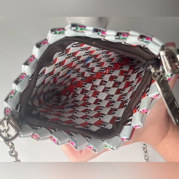 MITZ Campy M&M’s Blue and White woven Purse with metal chain handle - Picture 3 of 4